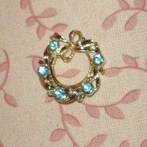GERRYS BEAUTIFUL AQUA MARINE & GOLD TONE 1.25" CIRCLE BROOCH PIN ARTWORK-AS NEW!